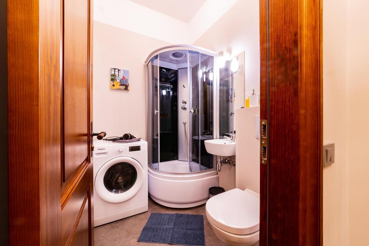 Апартаменты Cozy Storie'S Ap, 47Sqm, Renovated 2020, Free Parking Рига Экстерьер фото